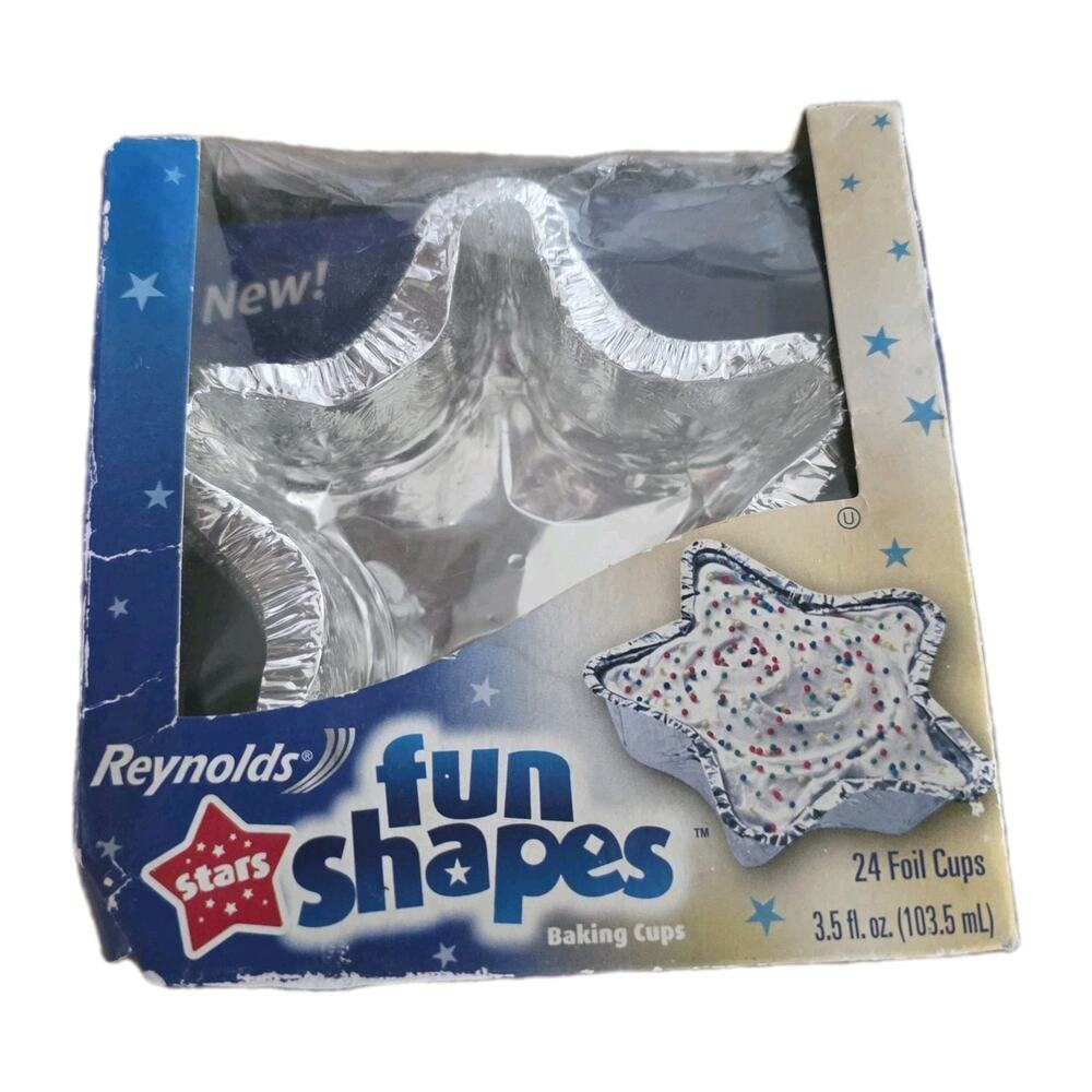 Reynolds Fun Shape 24 Stars/Snowflakes Baking Cups 3.5 fl oz